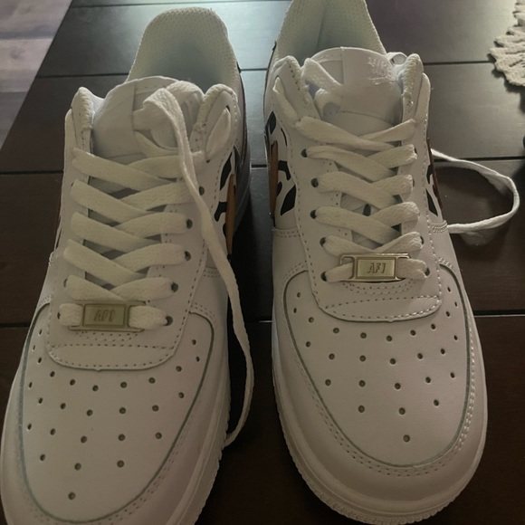 Custom nikes - Picture 2 of 4